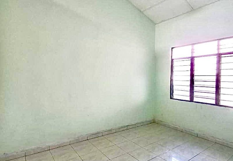 (RENOVATED & OPEN TITLE) TMN SRI MAHSAN, BAHAU, N.SEMBILAN