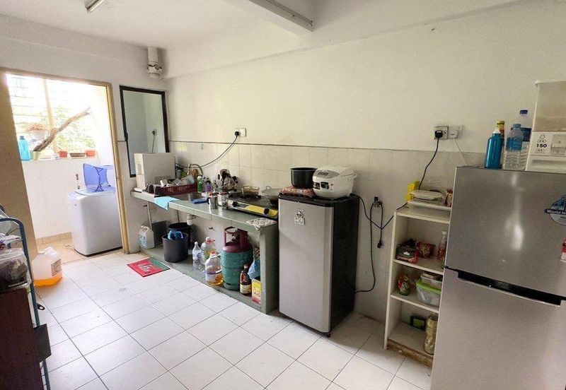 CORNER LOT WALKING DISTANCE TO GOMBAK LRT STATION Putra Villa Condominium Taman Melati, Kuala Lumpur For Sale!