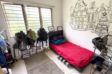 CORNER LOT WALKING DISTANCE TO GOMBAK LRT STATION Putra Villa Condominium Taman Melati, Kuala Lumpur For Sale!