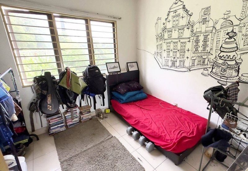 CORNER LOT WALKING DISTANCE TO GOMBAK LRT STATION Putra Villa Condominium Taman Melati, Kuala Lumpur For Sale!