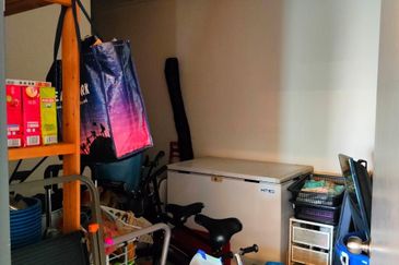 LAKE VIEW & GOOD FOR INVESTMENT Pangsapuri Damai, Taman Sri Muda, Seksyen 25 Shah Alam For Sale!