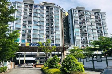 LAKE VIEW & GOOD FOR INVESTMENT Pangsapuri Damai, Taman Sri Muda, Seksyen 25 Shah Alam For Sale!