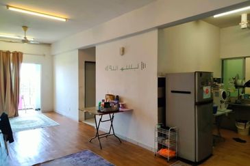 LAKE VIEW & GOOD FOR INVESTMENT Pangsapuri Damai, Taman Sri Muda, Seksyen 25 Shah Alam For Sale!