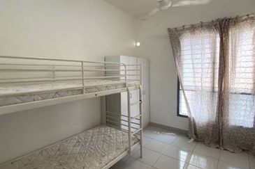 CORNER UNIT & FULLY FURNISHED  Danau Perintis Apartment, Puncak Alam