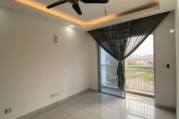 CORNER UNIT & FULLY FURNISHED  Danau Perintis Apartment, Puncak Alam
