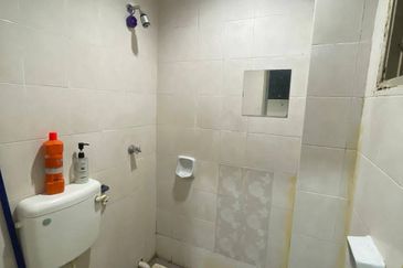 NICE UNIT SHOP OFFICE Dataran Otomobil, Seksyen 15, Shah Alam 