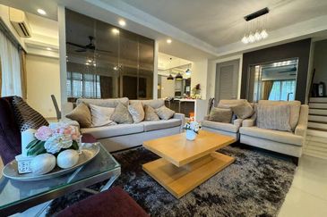 CORNER EXCELLENT LUXURY UNIT with SOPHISTICATED DESIGN . 2.5 Storey Bungalow Danau Mutiara @ Presint 16 Putrajaya 