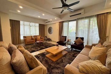 CORNER EXCELLENT LUXURY UNIT with SOPHISTICATED DESIGN . 2.5 Storey Bungalow Danau Mutiara @ Presint 16 Putrajaya 