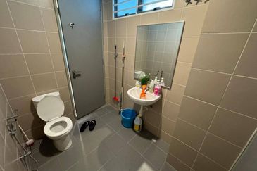 CORNER EXCELLENT LUXURY UNIT with SOPHISTICATED DESIGN . 2.5 Storey Bungalow Danau Mutiara @ Presint 16 Putrajaya 