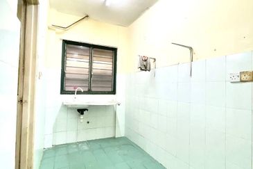 WELL KEPT | GOOD FOR INVESTMENT Sri Era Flat @ Desa Latania, Seksyen 36 Shah Alam