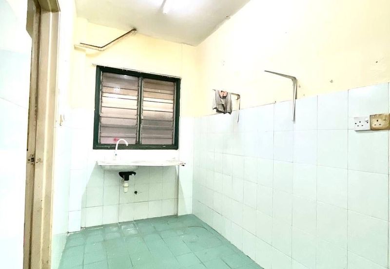 WELL KEPT | GOOD FOR INVESTMENT Sri Era Flat @ Desa Latania, Seksyen 36 Shah Alam