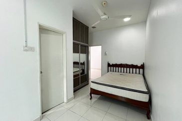 BELOW MARKET VALUE & RENOVATED  Double Storey Desa Alam Seksyen U12, Shah Alam 