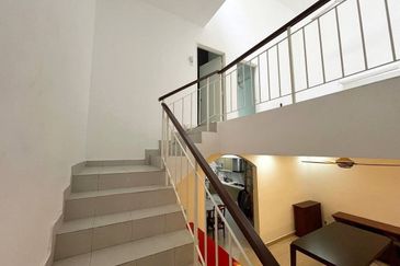 BELOW MARKET VALUE & RENOVATED  Double Storey Desa Alam Seksyen U12, Shah Alam 