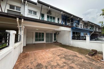 BELOW MARKET VALUE & RENOVATED  Double Storey Desa Alam Seksyen U12, Shah Alam 
