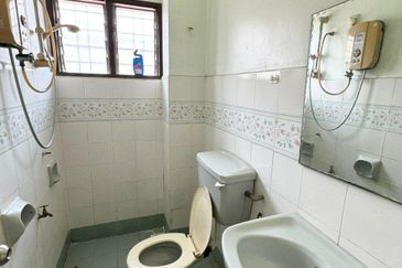 CHEAPEST 🔥🔥🔥 EXTENDED KITCHEN 💥💥  Double Storey Terrace Putra Indah @ Putra Heights