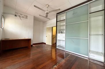 CHEAPEST 🔥🔥🔥 EXTENDED KITCHEN 💥💥  Double Storey Terrace Putra Indah @ Putra Heights