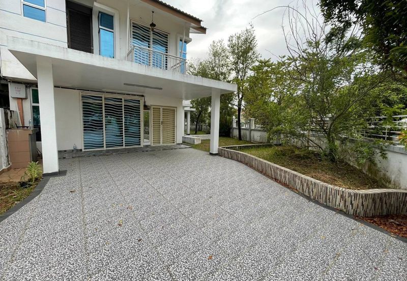 CORNER FACING OPEN, SPACIOUS 5 BIG ROOMS  Double Storey CORNER LOT Taman Bandar Senawang, Seremban 