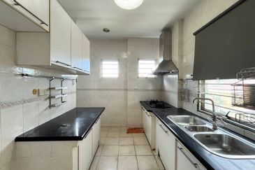 SPACIOUS UNIT & FACING OPEN Double Storey Bungalow Bukit Hijauan, Seksyen 26, Shah Alam (Nearby USJ, Subang Jaya) 