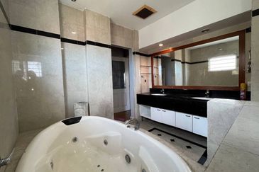 SPACIOUS UNIT & FACING OPEN Double Storey Bungalow Bukit Hijauan, Seksyen 26, Shah Alam (Nearby USJ, Subang Jaya) 