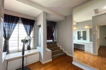 SPACIOUS UNIT & FACING OPEN Double Storey Bungalow Bukit Hijauan, Seksyen 26, Shah Alam (Nearby USJ, Subang Jaya) 