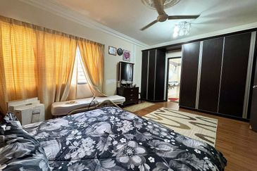 EXTENDED KITCHEN & STRICTLY GATED GUARDED . Double Storey Cluster Semi D Cahaya SPK @ Shah Alam