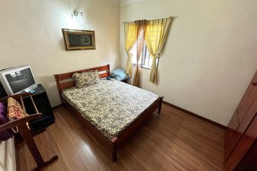 EXTENDED KITCHEN & STRICTLY GATED GUARDED . Double Storey Cluster Semi D Cahaya SPK @ Shah Alam