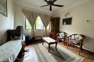 EXTENDED KITCHEN & STRICTLY GATED GUARDED . Double Storey Cluster Semi D Cahaya SPK @ Shah Alam