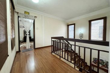 EXTENDED KITCHEN & STRICTLY GATED GUARDED . Double Storey Cluster Semi D Cahaya SPK @ Shah Alam