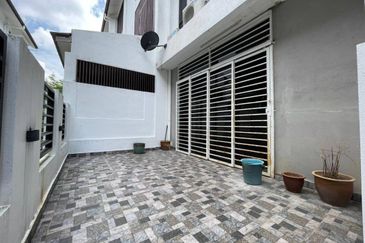 HUGE Built Up & EXCELLENT CONDITION 3 Storey Terrace Maple Denai Alam, Shah Alam