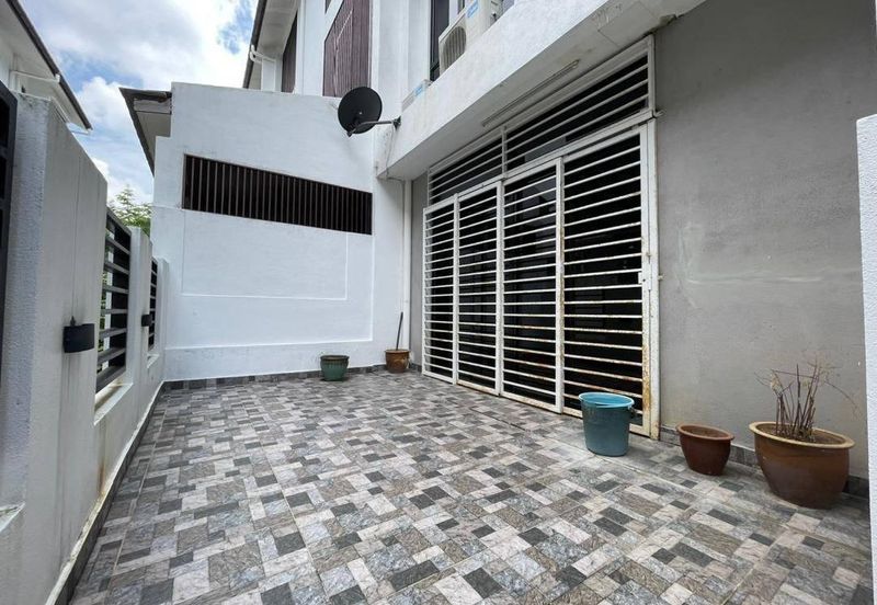 HUGE Built Up & EXCELLENT CONDITION 3 Storey Terrace Maple Denai Alam, Shah Alam