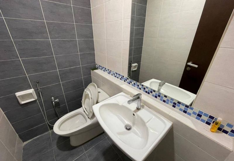 HUGE Built Up & EXCELLENT CONDITION 3 Storey Terrace Maple Denai Alam, Shah Alam