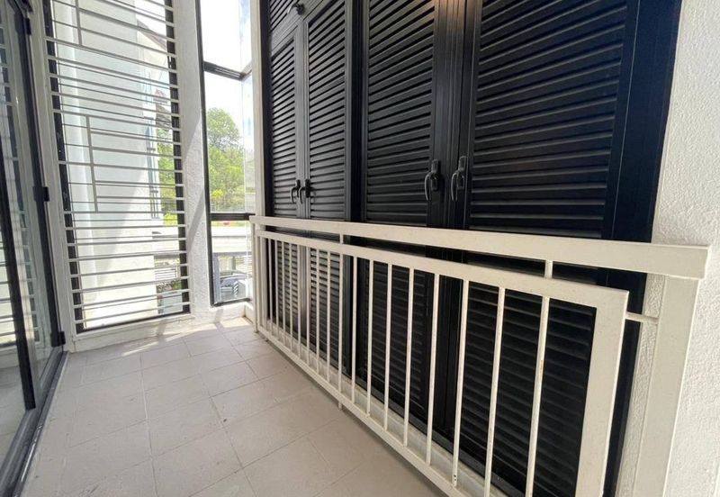 HUGE Built Up & EXCELLENT CONDITION 3 Storey Terrace Maple Denai Alam, Shah Alam