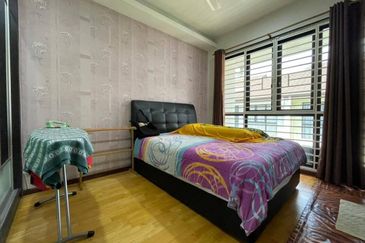 HUGE Built Up & EXCELLENT CONDITION 3 Storey Terrace Maple Denai Alam, Shah Alam