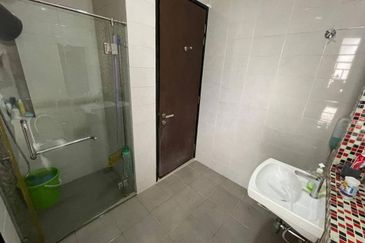 HUGE Built Up & EXCELLENT CONDITION 3 Storey Terrace Maple Denai Alam, Shah Alam