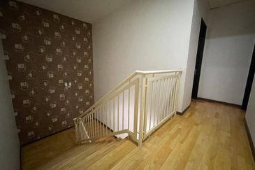 HUGE Built Up & EXCELLENT CONDITION 3 Storey Terrace Maple Denai Alam, Shah Alam