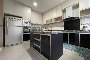 HUGE Built Up & EXCELLENT CONDITION 3 Storey Terrace Maple Denai Alam, Shah Alam