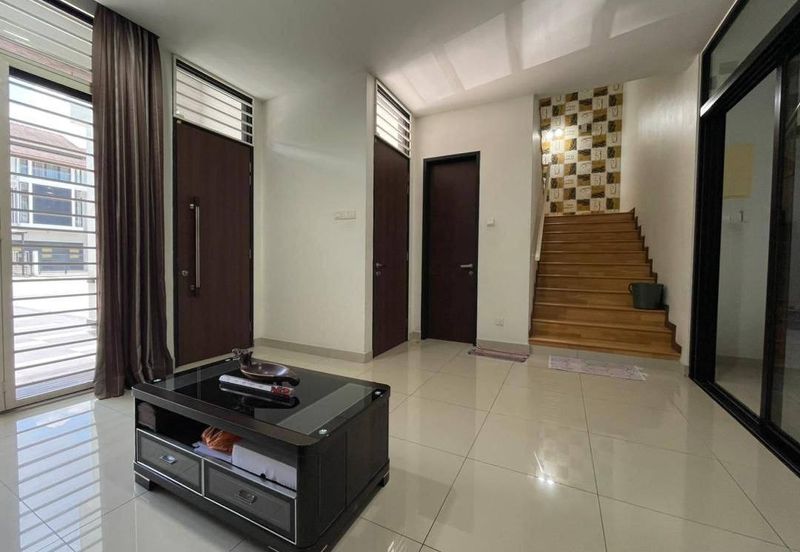 HUGE Built Up & EXCELLENT CONDITION 3 Storey Terrace Maple Denai Alam, Shah Alam