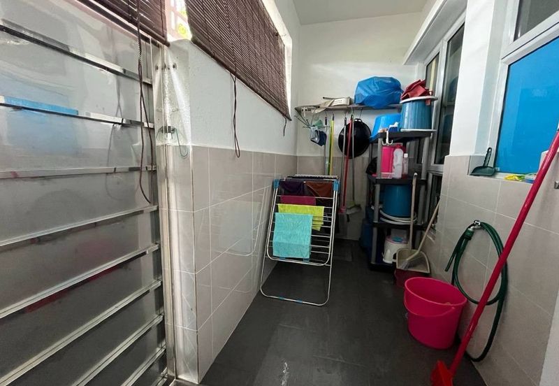 FREEHOLD & EXTENDED KITCHEN Double Storey Terrace Serissa Seksyen U16, Denai Alam