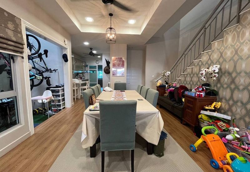 FREEHOLD & EXTENDED KITCHEN Double Storey Terrace Serissa Seksyen U16, Denai Alam