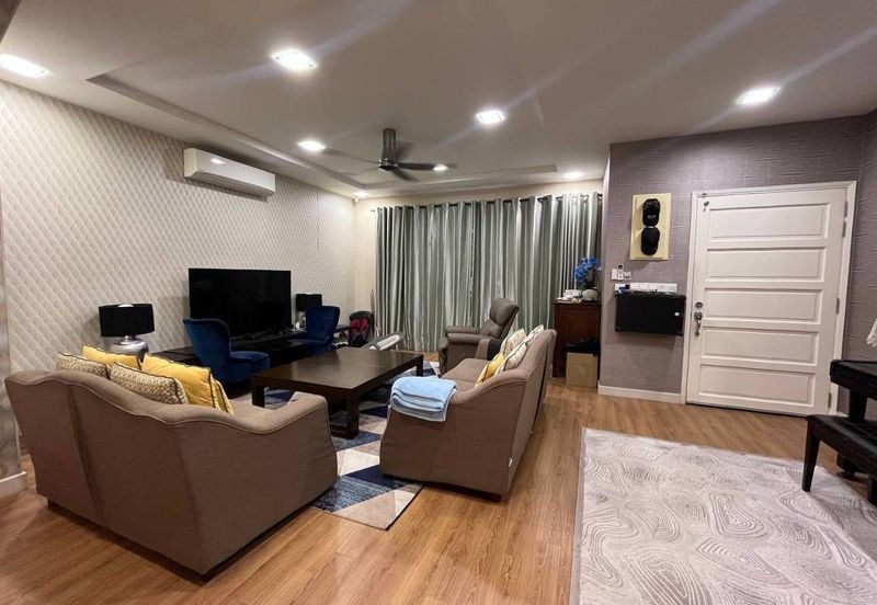 FREEHOLD & EXTENDED KITCHEN Double Storey Terrace Serissa Seksyen U16, Denai Alam