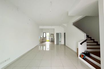 FACING PLAYGROUND | VACANT UNIT  Double Storey Terrace Viola Alam Impian, Shah Alam