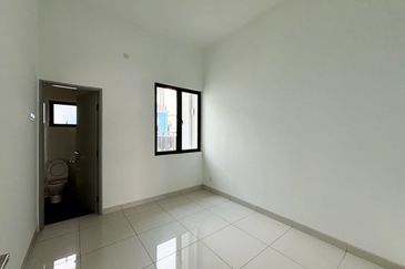 FACING PLAYGROUND | VACANT UNIT  Double Storey Terrace Viola Alam Impian, Shah Alam