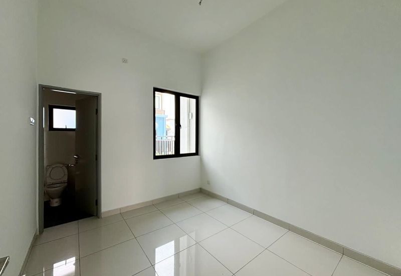 FACING PLAYGROUND | VACANT UNIT  Double Storey Terrace Viola Alam Impian, Shah Alam