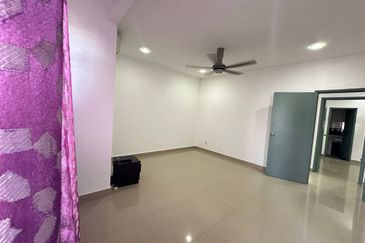 NEWLY PAINTED/EXTENDED & RENOVATED/ 2-Storey Terrace House SP4, Bandar Saujana Putra 