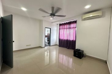 NEWLY PAINTED/EXTENDED & RENOVATED/ 2-Storey Terrace House SP4, Bandar Saujana Putra 