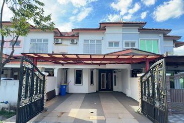 NEWLY PAINTED/EXTENDED & RENOVATED/ 2-Storey Terrace House SP4, Bandar Saujana Putra 