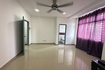 NEWLY PAINTED/EXTENDED & RENOVATED/ 2-Storey Terrace House SP4, Bandar Saujana Putra 