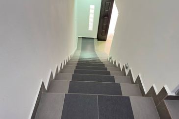 NEWLY PAINTED/EXTENDED & RENOVATED/ 2-Storey Terrace House SP4, Bandar Saujana Putra 