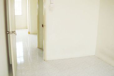 RENOVATED Double Storey Terrace House SP4 Bandar Saujana Putra