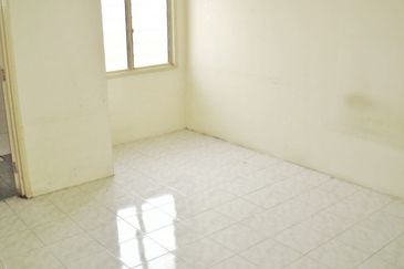 RENOVATED Double Storey Terrace House SP4 Bandar Saujana Putra